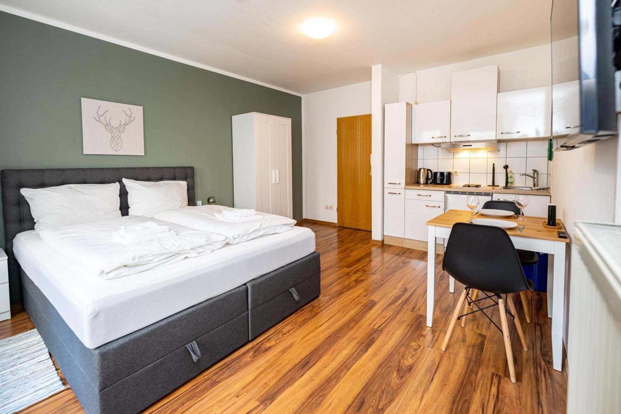 Nette Apartments In Wuerzburg Экстерьер фото